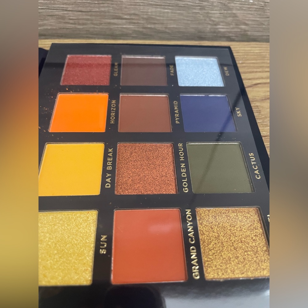 Ace Beaute Vintage Dawn Eyeshadow Palette